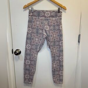 Women’s Ivory Ella athletic leggings floral print purple, blue and white size L